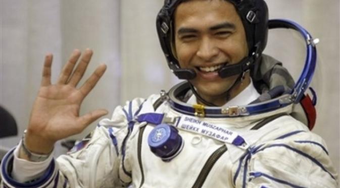 Kisah Astronot yang Tetap Salat Walau Berada di Luar Angkasa. | via: news.exchristian.net