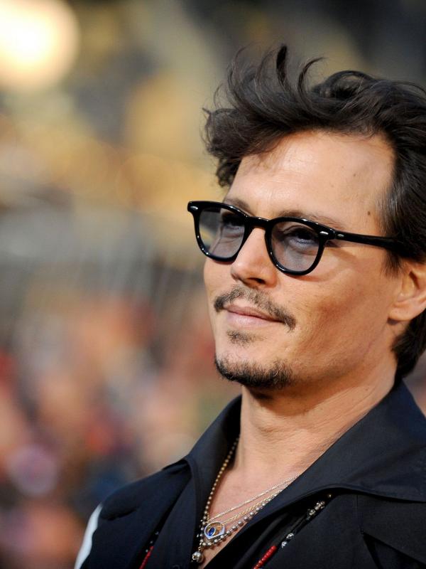 Johnny Depp (via schmoesknow.com)