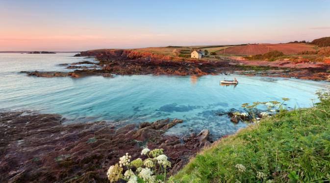 Pantai Pembrokeshire (Via: shutterstock.com)