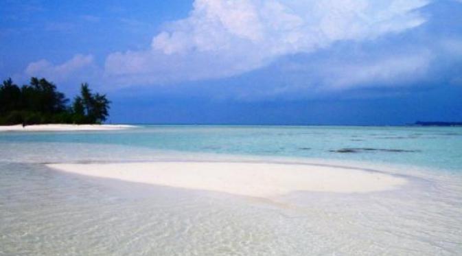 Pulau Gosong. | via: tripadvisor.com