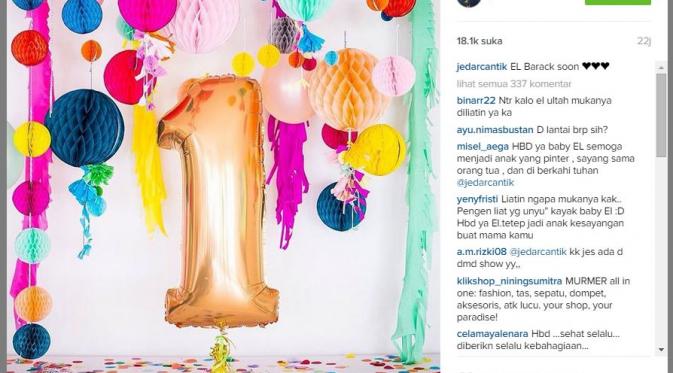 Jessica Iskandar memosting balon berbentuk angka 1 (via Instagram Jessica Iskandar)