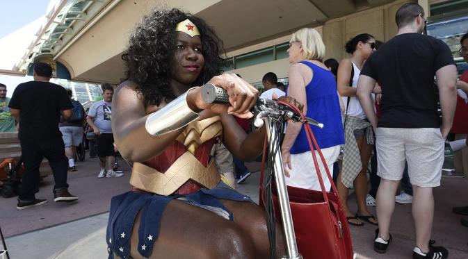 Fans Wonder Woman di Comic Con 2015. Foto: THR