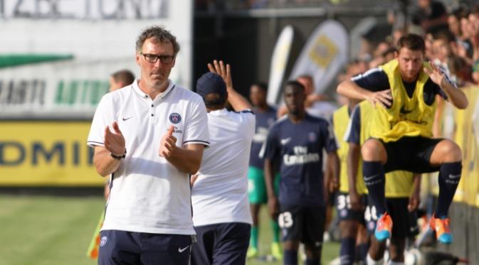 Laurent Blanc puas dengan perkembangan yang ditunjukkan pemain muda PSG dalam sesi uji coba di Wina (Bola.com/Reza Khomaini)