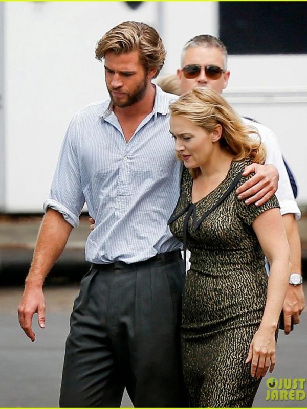 Liam Hemsworth dan Kate Winslet di film The Dressmaker. foto: just jared