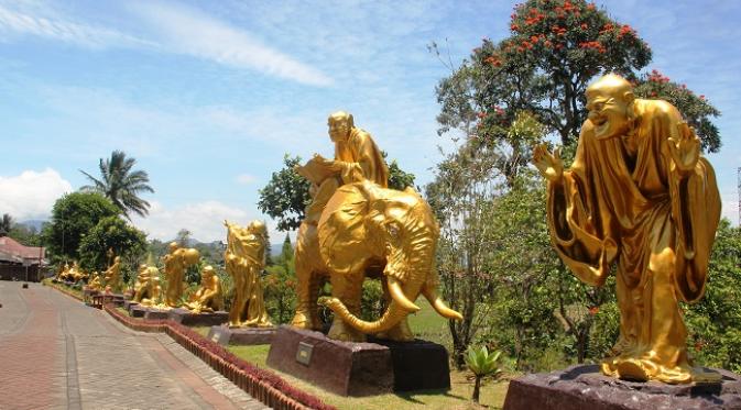 Patung Lohan, representasi 18 pendosa yang kembali ke jalan lurus