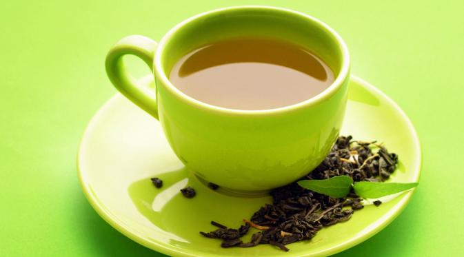 Antioksidan dalam teh hijau sangat baik untuk mengatasi depresi dan menjaga kesehatan tubuh secara keseluruhan. Terutama kandungan theanin yang mampu menjadi anti-stres. Untuk menambah rasa nyaman, tambahkan madu. (Istimewa)