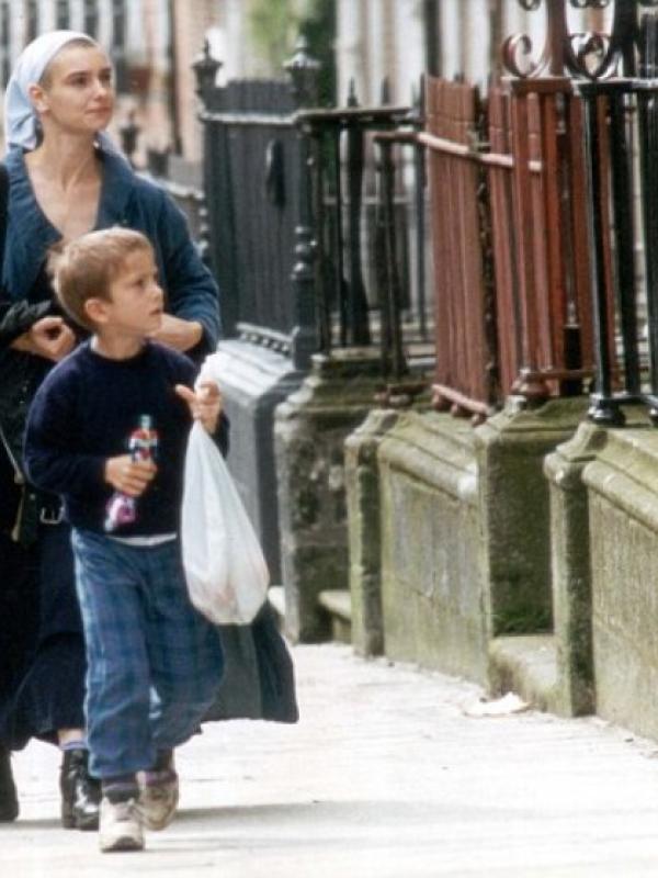 Sinead O'Connor bersama Jake kecil (Dailymail.com)