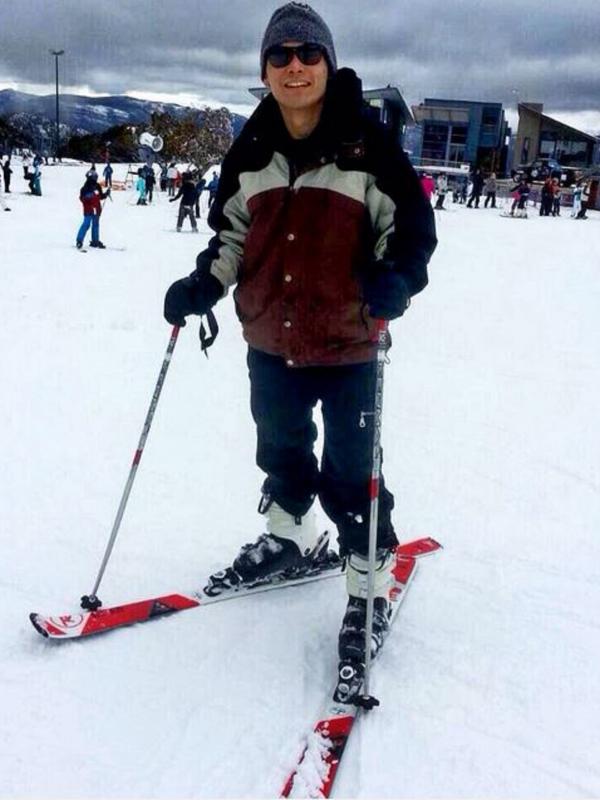 Ben Kasyafani sedang bermain ski di Mount Buller, Australia (Instagram)