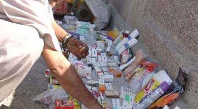 Obat-obatan ilegal dari luar negeri, mudah ditemui di pasar tradisional Baghdad. (almadapaper)
