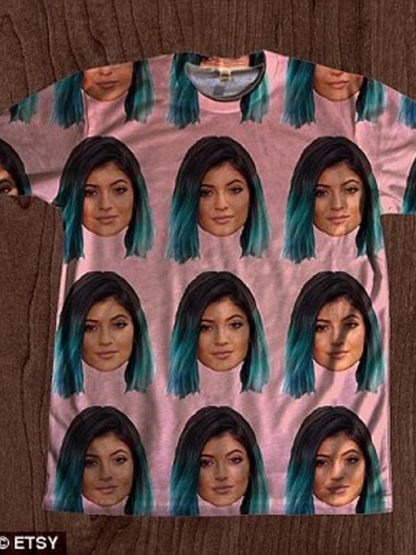 T-shirt Kylie (Via: dailymail.co.uk)