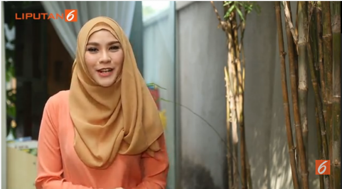 Tim Liputan6.com, kembali menghadirkan artis Zaskia Mecca yang memberikan tutorial pemakaian hijab model casual simple. 