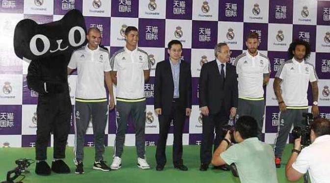 Sergio Ramos dan Florentino Perez bertemu dalam acara di Tiongkok