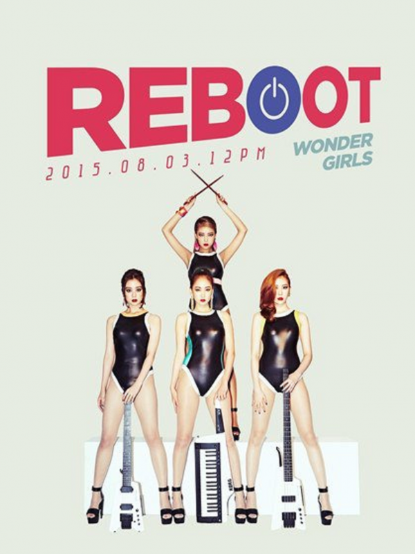 Wonder Girls menelurkan poster foto berupa cuplikan karya terbarunya dalam balutan busana renang hitam.