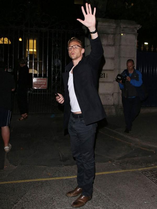Tom Hiddleston (via dailymail.co.uk)