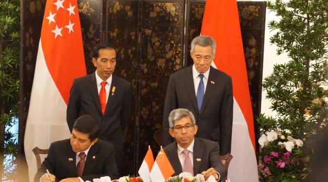 Pemerintah Indonesia dan Singapura sepakati kerja sama dalam bidang e-Government di Singapura, Selasa (28/7/2015). (Foto: Humas KemenPANRB)