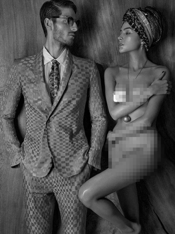 Olivia Culpo terlihat tak canggung berpose bersama model laki-laki dalam keadaan bugil. (foto: dailymail)