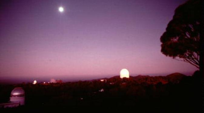 Penampakan langit di Australia saat letusan gunung 1983 (Spaceweather)