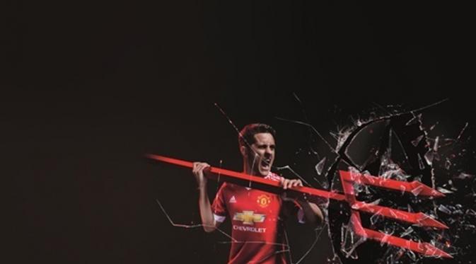 Jersey Manchester United 2015-16 (manutd.com)