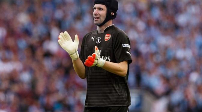 Petr Cech terburuk di pertandingan Arsenal vs West Ham