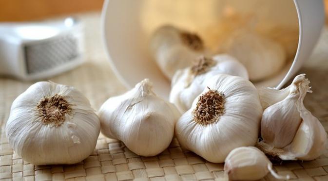 Bawang putih (Via: livingtraditionally.com)