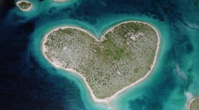 Pulau berbentuk hati di Kroasia | Via: diply.com