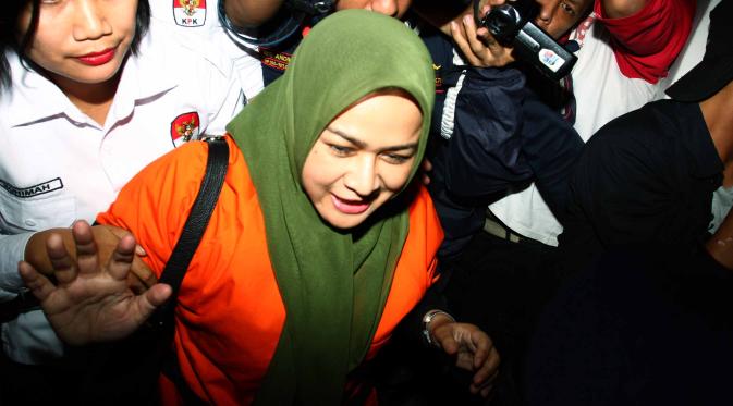 Istri Gubernur Sumut Gatot Pujo, Evy Susanti ditahan KPK. (Helmi Afandi/Liputan6.com)