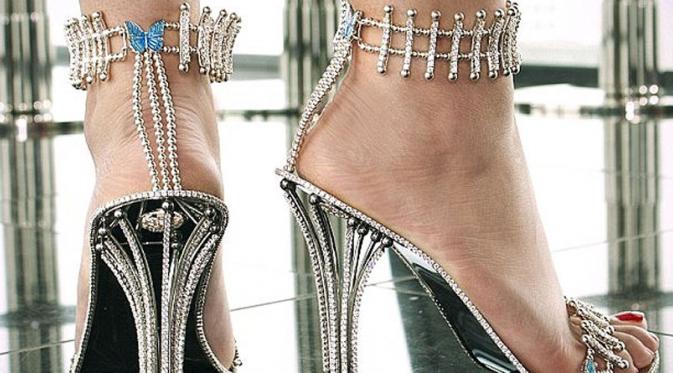 Beyonce membeli sepatu seharga Rp 4 miliar (dailymail)