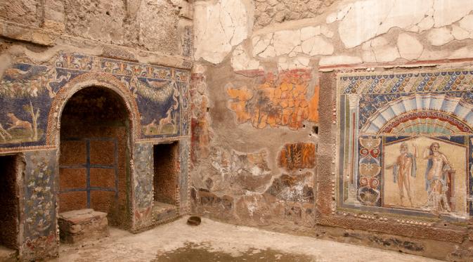 Pompeii, Italia. | via: italyinlimo.com