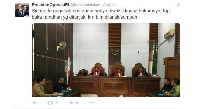 Begini jadinya ketika Farhat Abbas dan Ahmad Dhani saling serang lewat Twitter (via Twitter/Farhat Abbas; Ahmad Dhani)