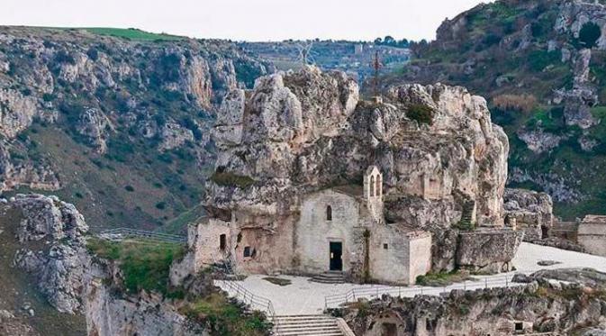 Sassi Di, Matera, Italia. | via: oltrefreepress.com