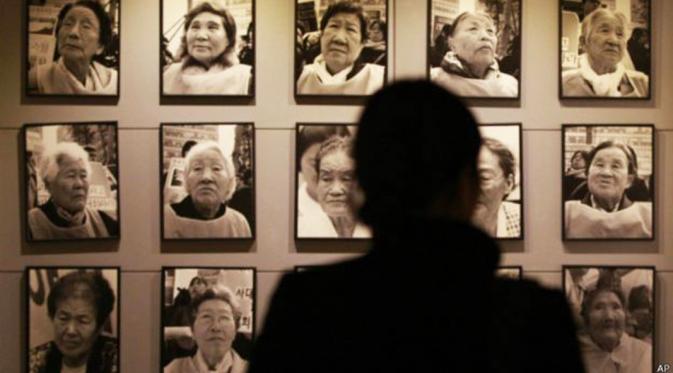 Pameran foto perempuan korban kekejaman tentara Jepang di Korea Selatan. (AP/BBC)