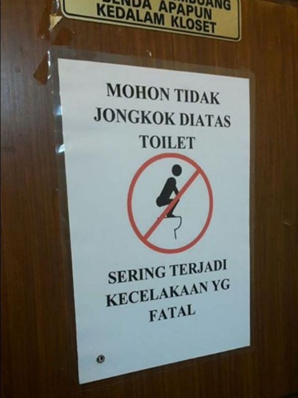 Pemberitahuan Kocak di WC Umum yang Bikin Kamu Gak Jadi Pipis | via: kaskus.co.id