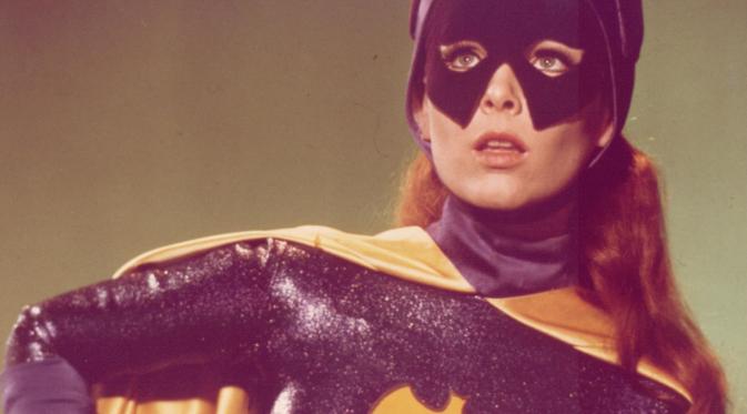 Yvonne Craig, aktris pemeran Batgirl di serial klasik Batman, meninggal sambil dikelilingi oleh keluarga dekat.