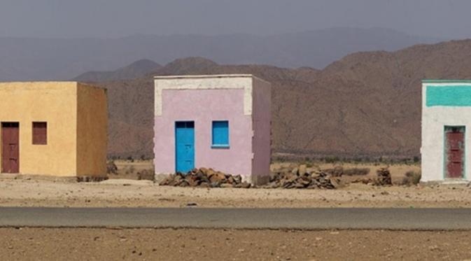 Potret Eritrea, Dari Pemakaman Tank Hingga Arsitektur Futuristik. | via: The Guardian/ Winston Boyer
