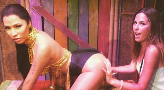 Patung lilin Nicki Minaj diperlakukan dengan tidak pantas (via instagram.com/lizzybabefairnie/)