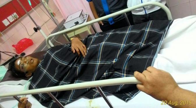 Eko Prasetyo tengah menjalani perawatan intensif di Rumah Sakit Santa Carolus, Salemba, Jakarta Pusat, Jumat (21/8/2015). (Liputan6.com/Nafiysul Qodar)