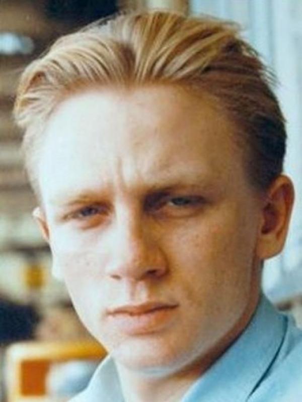 Daniel Craig. | via: stickyday.com