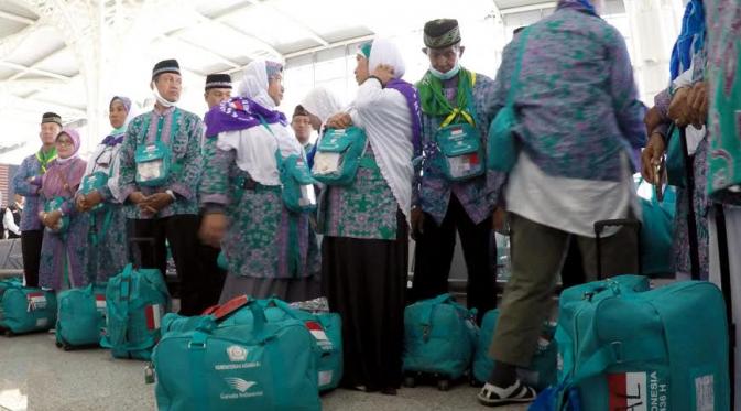 Jemaah calon haji Indonesia tiba di Madinah, Arab Saudi. (Liputan6.com/Wawan Isab Rubiyanto)