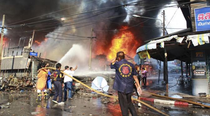 Ledakan bom di Thailand Selatan (voanews.com)