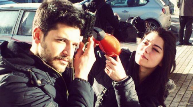 Pemeran Selim dan Zaenab yang menunjukkan kedekatannya di lokasi syuting [foto: Instagram]