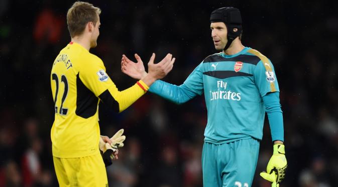 Simon Mignolet dan Petr Cech