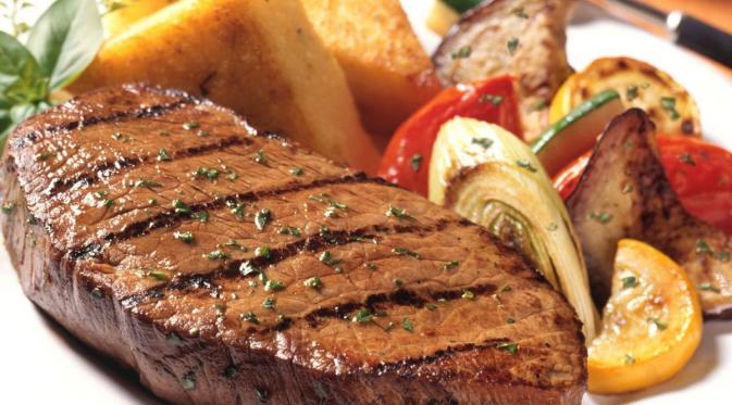 8 Hal yang Seharusnya Nggak Kamu Lakukan Saat Memasak 'Steak'. | via: spruillbros.com