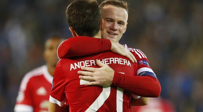 Ander Herrera dan Wayne Rooney.