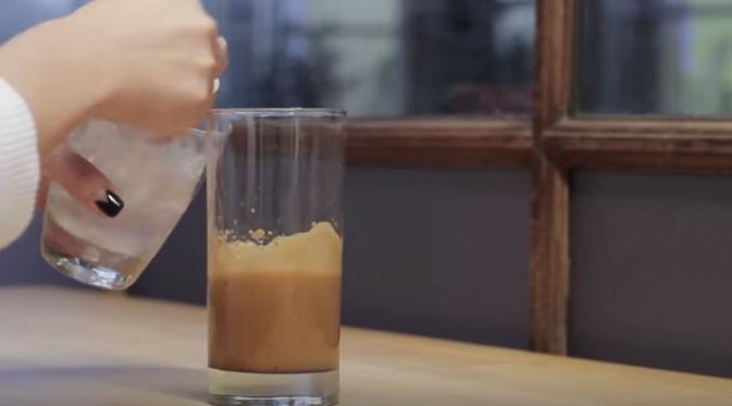 Resep Frappe, kopi tradisional dari Yunani | Via: youtube.com