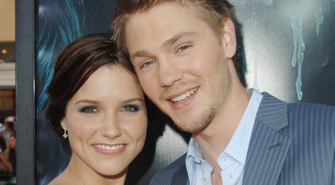 Sophia Bush dan Chad Michael Murray (via huffingtonpost.com)