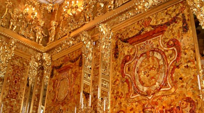 Amber Room yang legendaris dijarah oleh Nazi (Wikipedia)