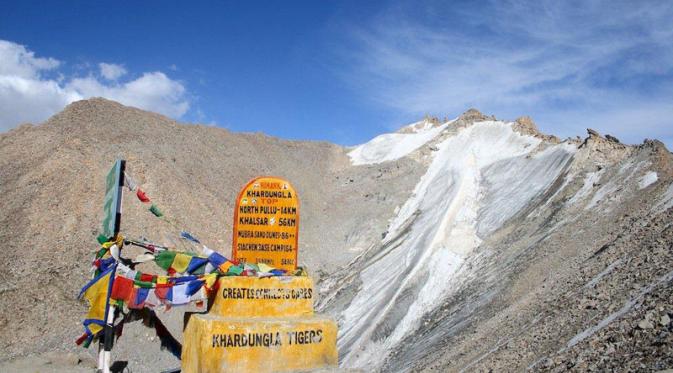 Ladakh, Melakukan Perjalanan untuk Lebih Dekat dengan Langit. | via: kashmirtourism.org