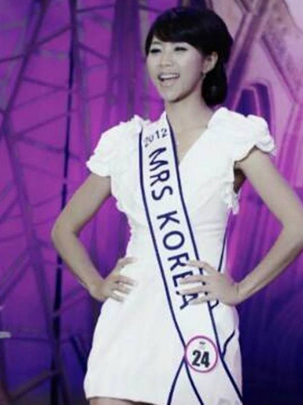 Yannie Kim saat mengikuti kontes Mrs Korea World