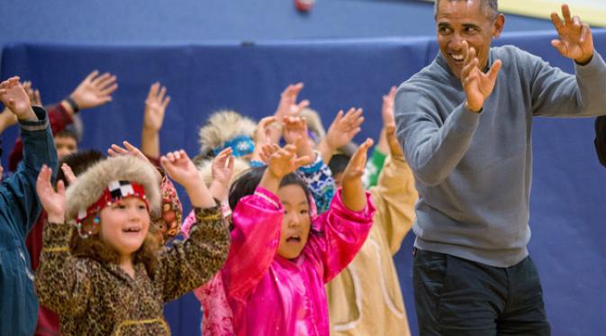 Menjelajah Arktik Layaknya Presiden Amerika Serikat, Barack Obama. | via: Andrew Harnik/AP