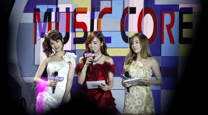 Taeyeon, Tiffany, and Seohyun SNSD (Bintang/EPA)